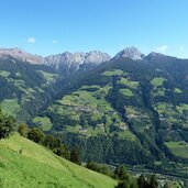 blick richtung hirzer ifinger und verdins