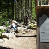 Ahrntal St Johann Hexensteig Baerenfamilie Kind Mensch