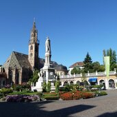 bozen waltherplatz mit dom