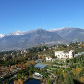 meran gaerten schloss trauttmansdorff ausblick herbst