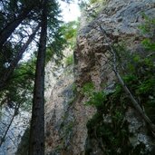 schlucht wasserfall bus del pis bei tret st felix