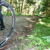 radweg und fussweg voels seis bei st anton fahrrad mtb