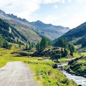 kasern weg laghetto sentiero verso le prime malghe