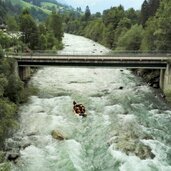 C reportage paragleiten und rafting drone p