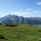 blick von weg nr auf kehlerlacke und richtung sarntaler alpen fr