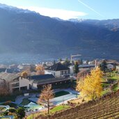 erlebnisbad naturns herbstlandschaft