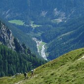 wanderer am wormisionsteig darunter gomagoi