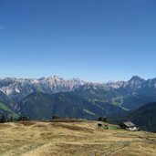 maurerberg alm sicht auf gadertal la val wengen