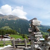 ridnauntal untere gasse und wegweiser