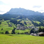 blick auf badia st leonhard san linert san leonardo