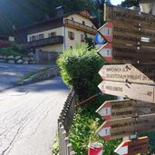 wegweiser wanderwege in toblach