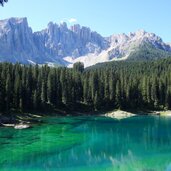 karersee wasser farben und latemar