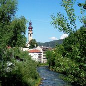 bruneck rienz dahinter rainkirche