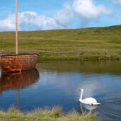 glittner see schwan und schiff
