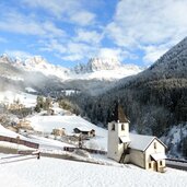 kirche st zyprian tiers winter