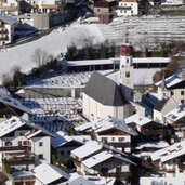 st martin in passeier winter dorfzentrum von oben