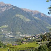 blick auf schenna kuens und dorf tirol fr