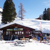 krautis huette winter karersee dorf skigebiet carezza