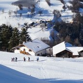 voels rodelbahn hofer alpl rodeln wanderer bei ums