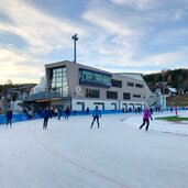 arena klobenstein ring schlittschuh laufen