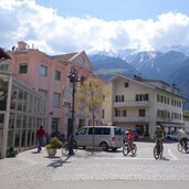 naturns bahnhofstrasse radfahrer