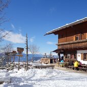 hofer alpl huette voels am schlern winter