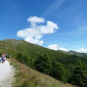 wanderweg nr unter dem helm