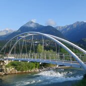 radweg passeiertal bruecke bei kuens tirol