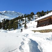 martelltal mit peder stieralm winter tourengeher und schneeschuhwanderer