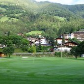 quellenhof mit golfplatz