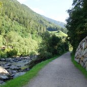 radweg passeier bei kalmtal