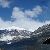 blick richtung schlanders sonnenberg winter