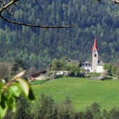 ortschaft kniepass mit st margareth kirche