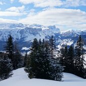 winter aussicht von heiligkreuz richtung gardenaccia