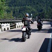 tisens gfrill gampenpass strasse kehre motorrad