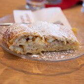 roner alm apfelstrudel