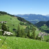 landschaft bei onach blick richtung alpenhauptkamm