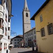 kaltern marktplatz und goldgasse