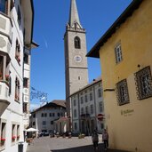 kaltern marktplatz und goldgasse