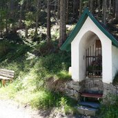 kapelle auf weg von tintal nach welschellen