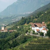 dorf tirol fraktion sankt peter mit schloss thurnstein