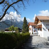 landschaft bei ortschaft raas natz schabs