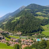 passeiertal st leonhard in passeier von jaufenstrasse aus gesehen