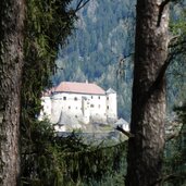 schloss rodenegg bei rodeneck