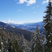 pertinger alm aussicht richtung bruneck und hochpustertal winter