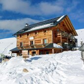rifugio resciesa raschoetz huette winter