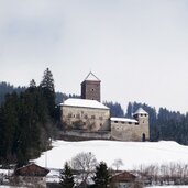 sarnthein schloss reineck winter