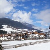 sarntal ortschaft astfeld winter