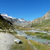 landschaft martelltal unter marteller huette