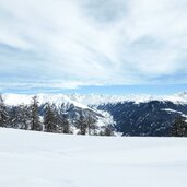 aussicht richtung planeil tal bei mals winter weisskugel oetztaler alpen